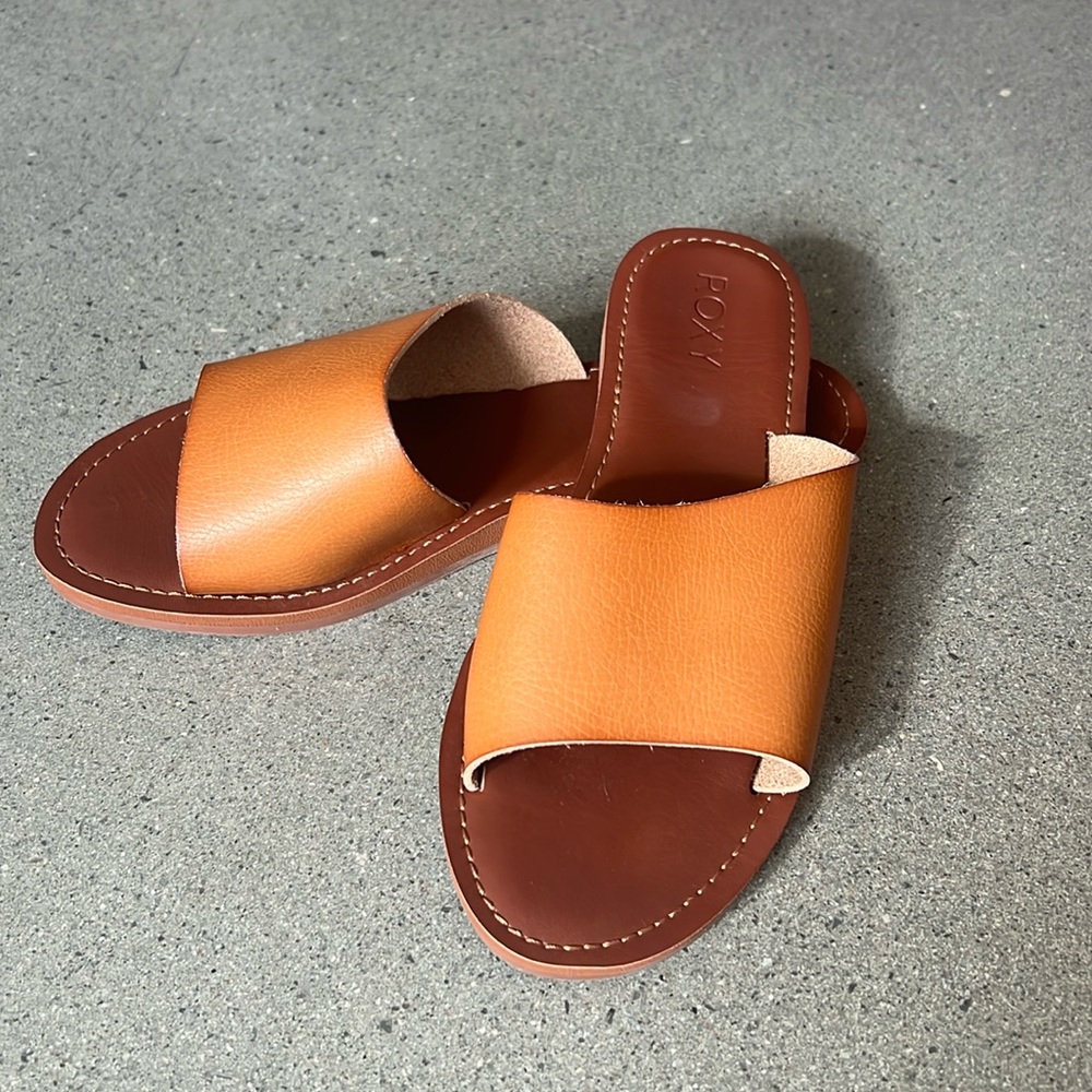 Roxy leather sandals